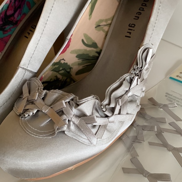 Madden Girl - silver satin pumps, size 7.5, 2.5” heel, worn once - Picture 6 of 9
